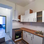 Cityscape Budget Damjanich Apartment
