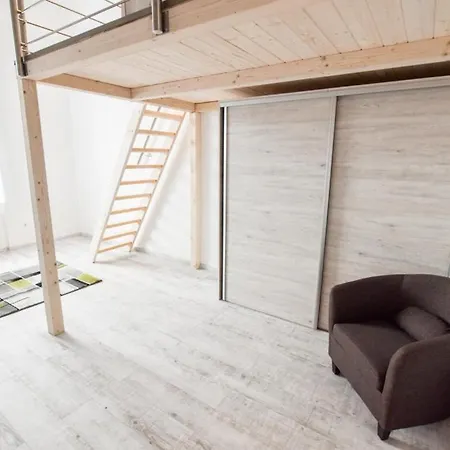 Apartment Cityscape Budget Damjanich Budapest